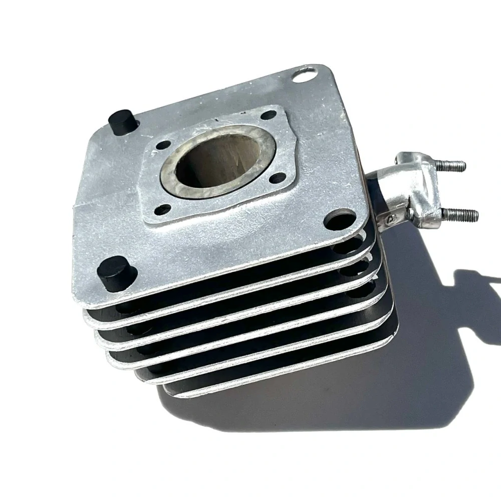 Válec motoru - Simson, vyčištěno vodním paprskem