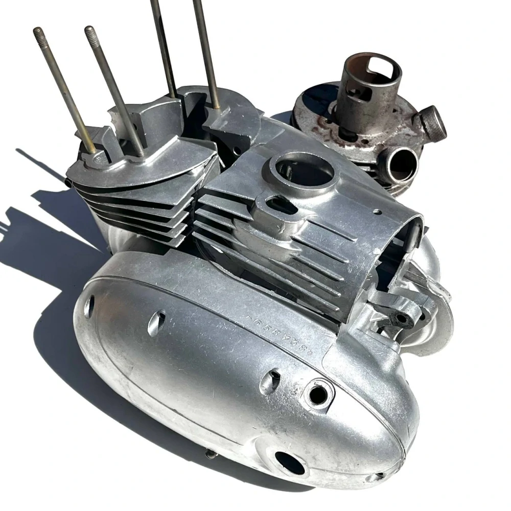 Motor Jawa ČZ 175/356 - vyčištěno vodním paprskem