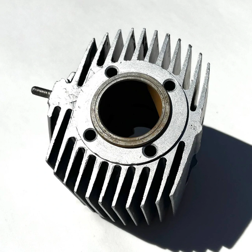 Válec motoru Pionýr Jawa 50/20,21,23 - vyčištěno vodním paprskem