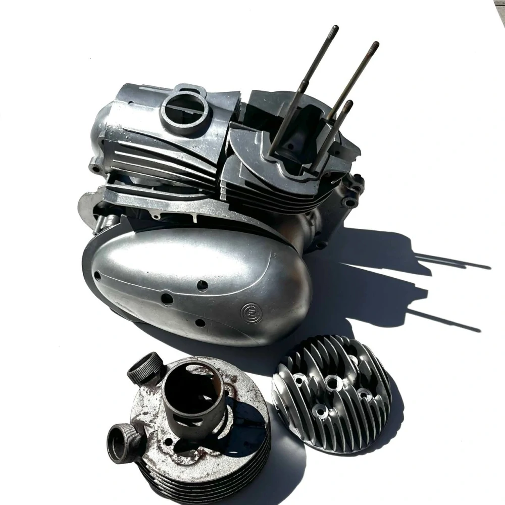 Motor Jawa ČZ 175/356 - vyčištěno vodním paprskem