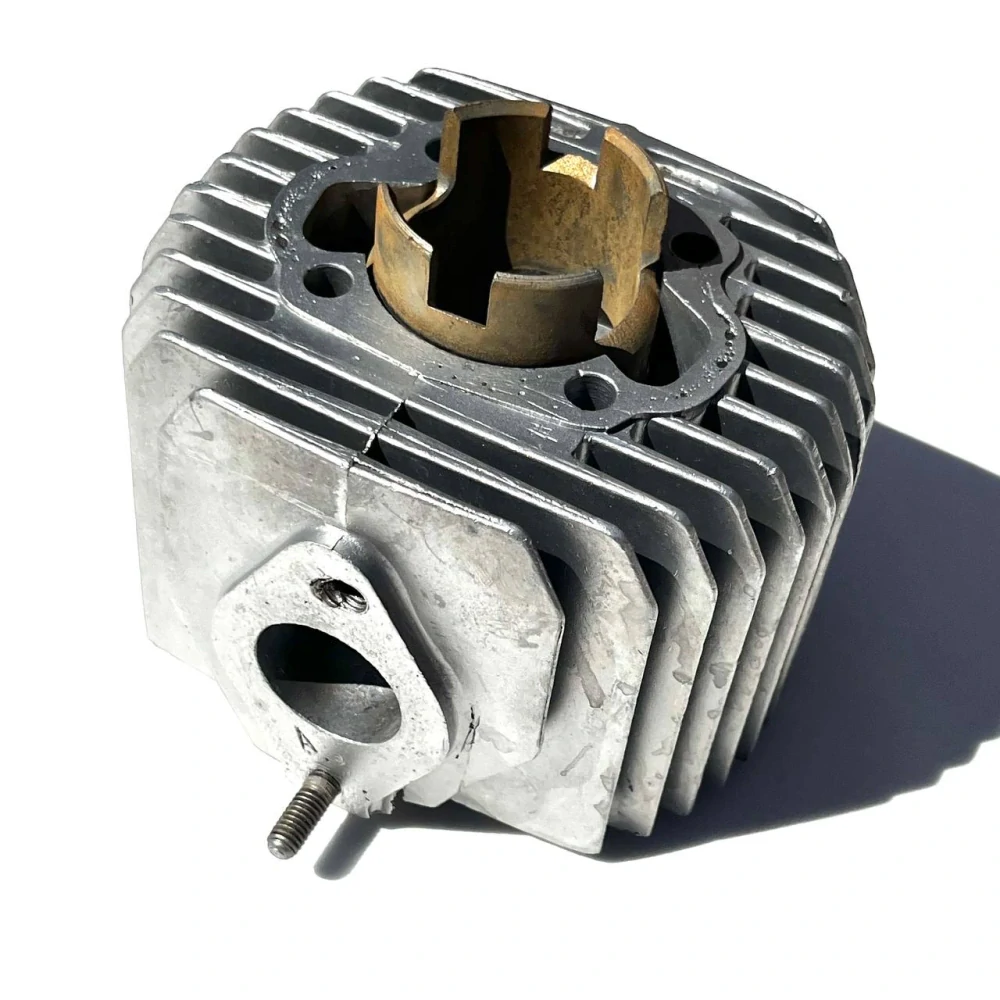 Válec motoru Pionýr Jawa 50/20,21,23 - vyčištěno vodním paprskem