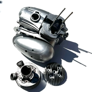 Motor Jawa ČZ 175/356 - vyčištěno vodním paprskem